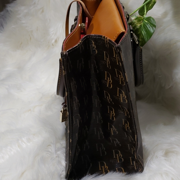 Handbag - Picture 12 of 12